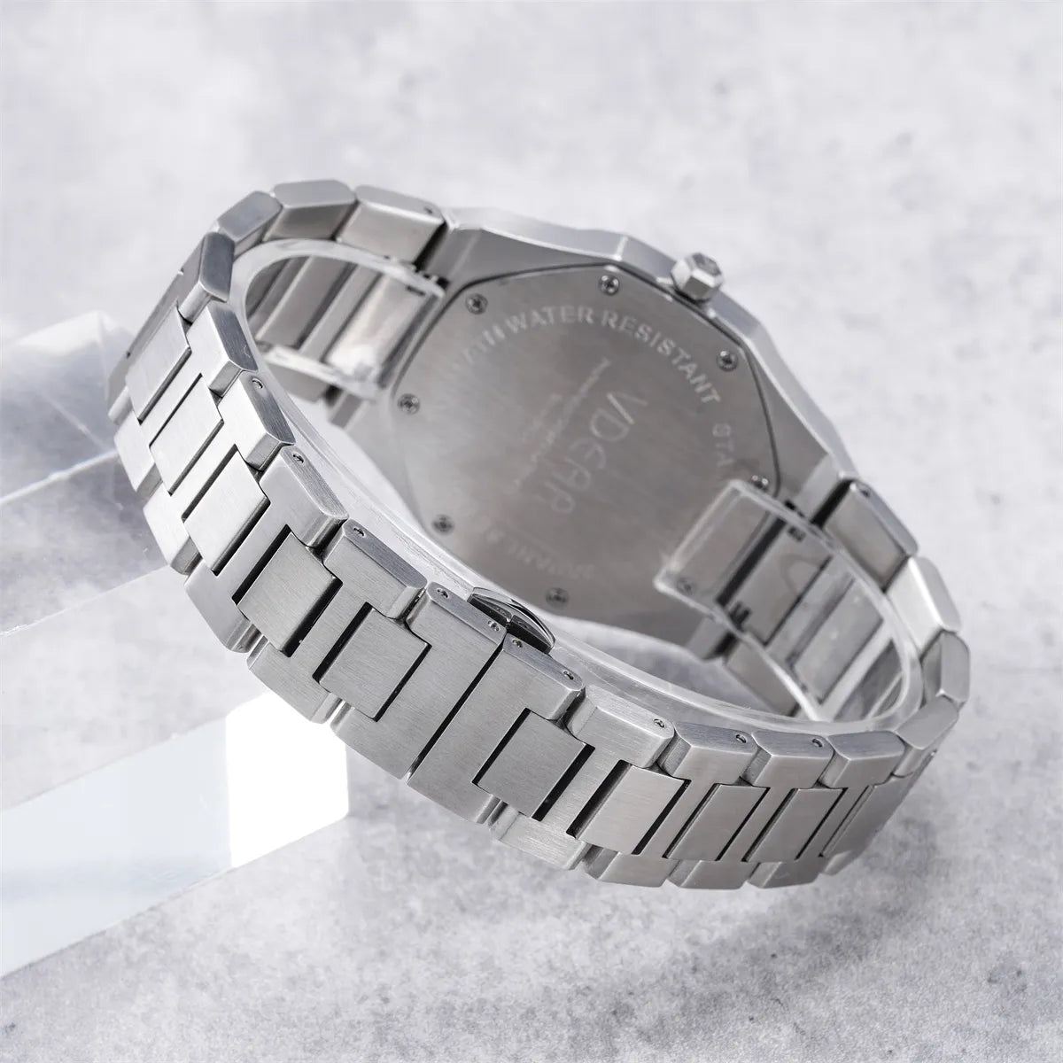 Vdear Men's Ultra-Thin Quartz Watch – Gradient Dial, Luminous Hands, Date Display