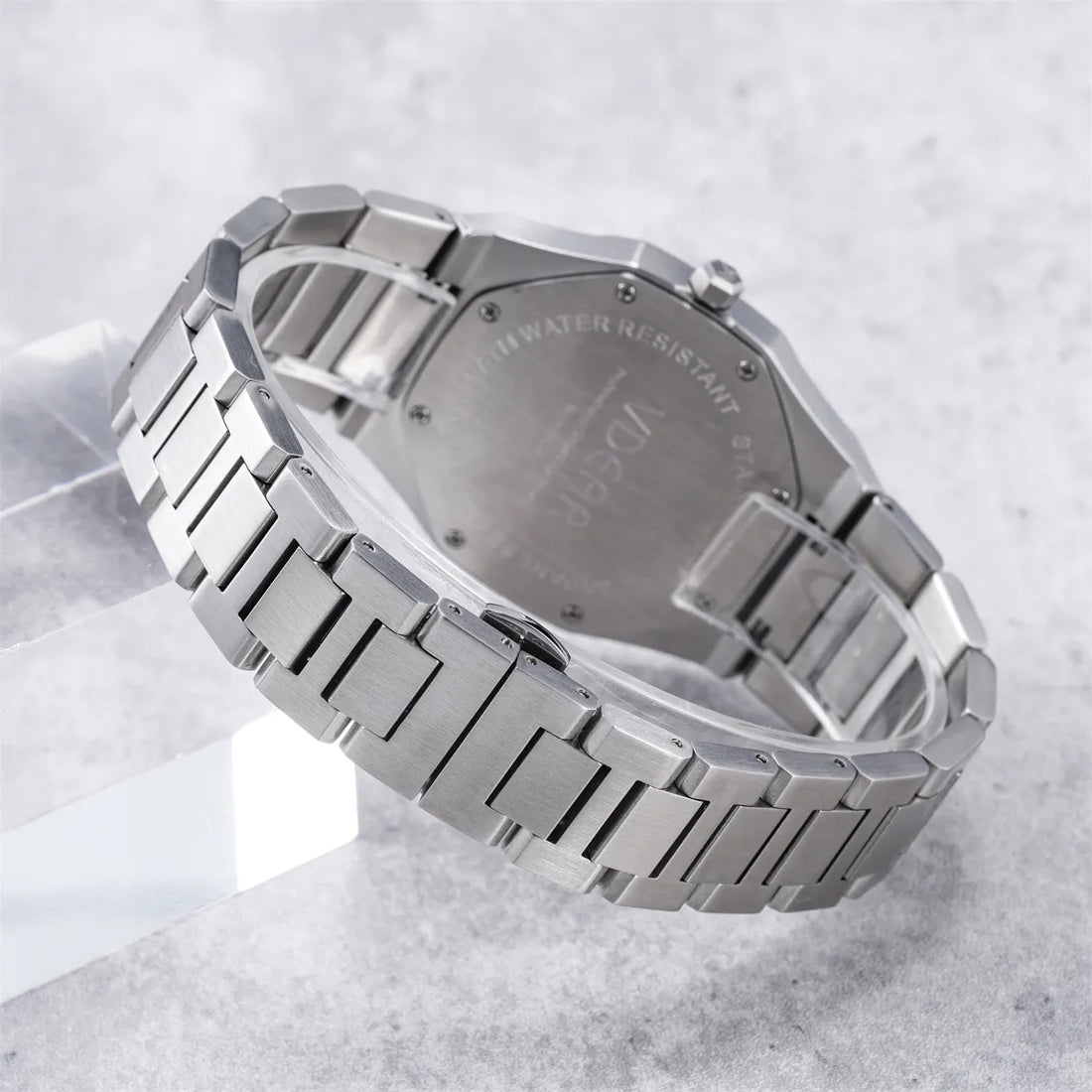 Vdear Men's Ultra-Thin Quartz Watch – Gradient Dial, Luminous Hands, Date Display